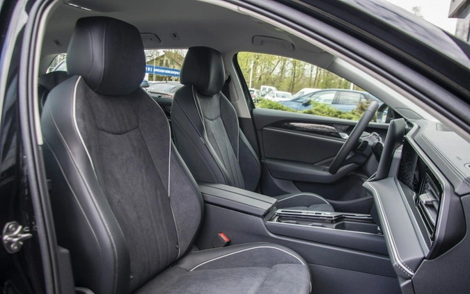 Volkswagen Passat cena 199700 przebieg: 5, rok produkcji 2024 z Chojna małe 379